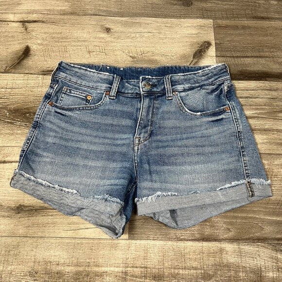 & Denim Mid Rise Denim Rolled Leg Relaxed Jean Shorts Blue Size 6 - Picture 1 of 8